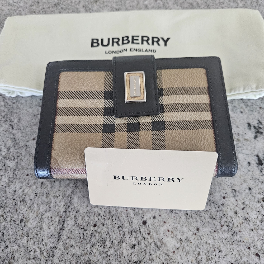 Burberry Checkered Small Wallet Pre Loved Super Clean. Dust Bag Inc.